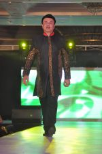 Model walk the ramp at Umeed-Ek Koshish charitable fashion show in Leela hotel on 9th Nov 2012.1 (3).JPG
